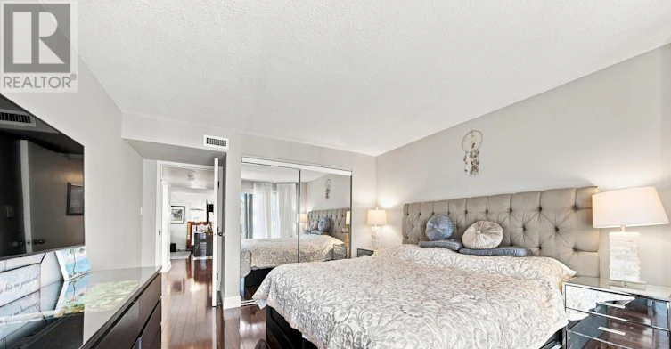 705-251 Queens Quay, Toronto, ON, M5J 2N6 - 32