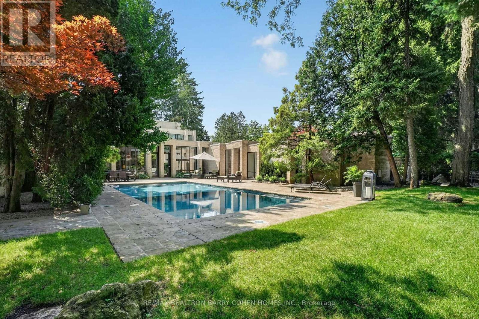 12 Tudor Gate, Toronto, ON, M2L 1N4