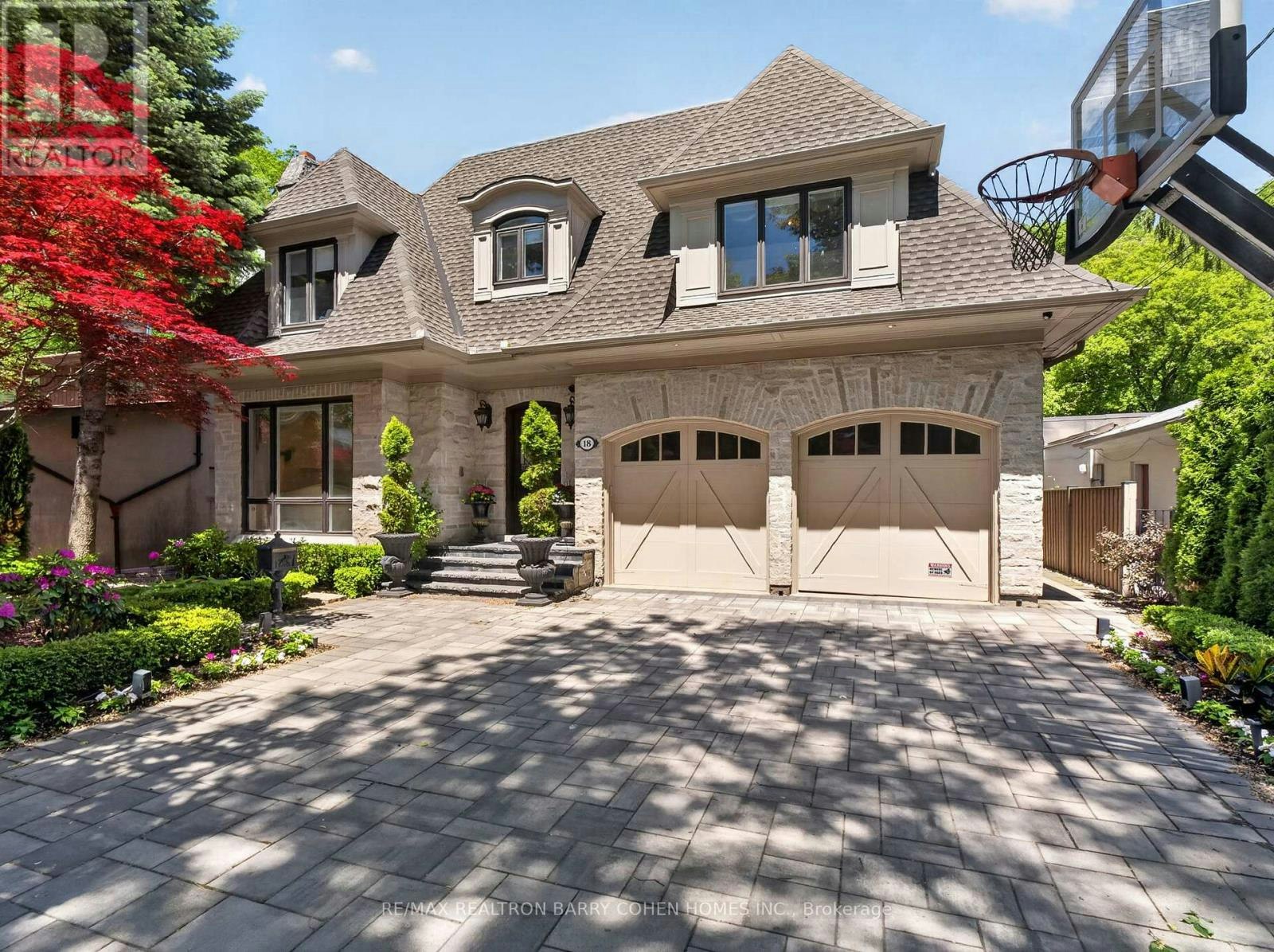 18 Brookfield Road, Toronto, ON, M2P 1A9