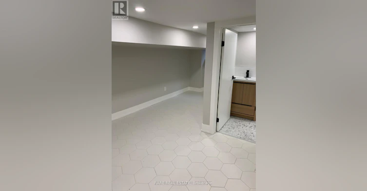 227 Logan Avenue, Toronto, ON, M4M 2N2 - 8