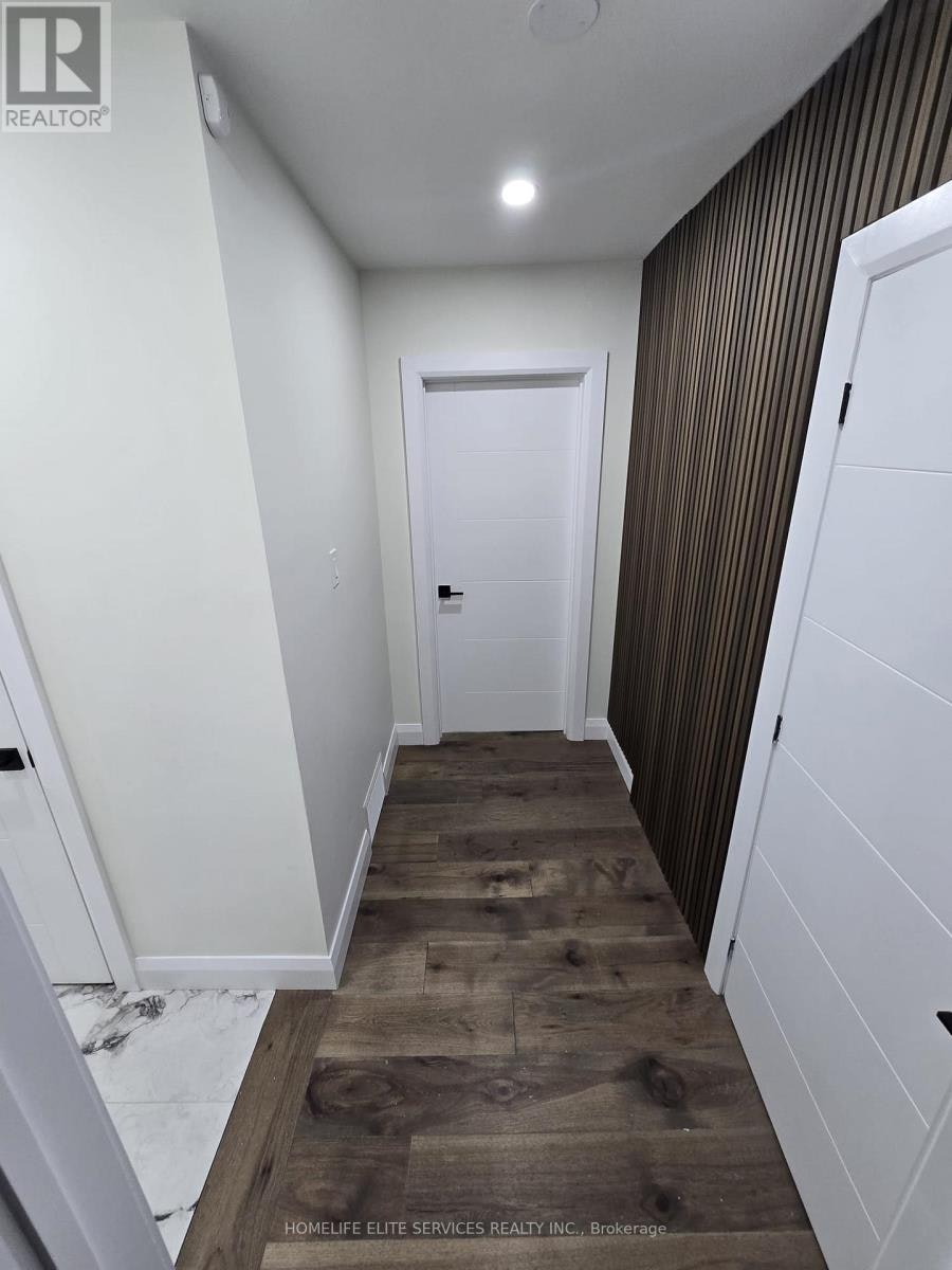 36 Manorglen Crescent, Toronto, ON, M1S 1W4 - 2