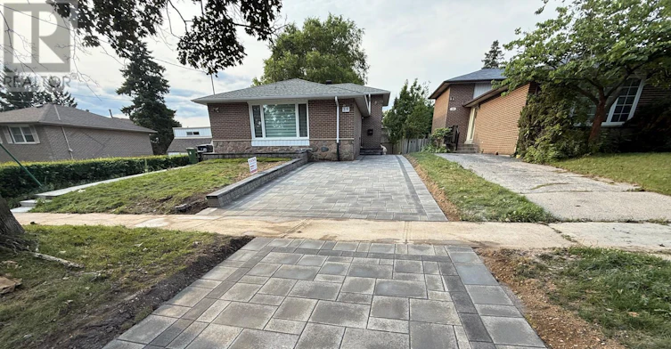 36 Manorglen Crescent, Toronto, ON, M1S 1W4