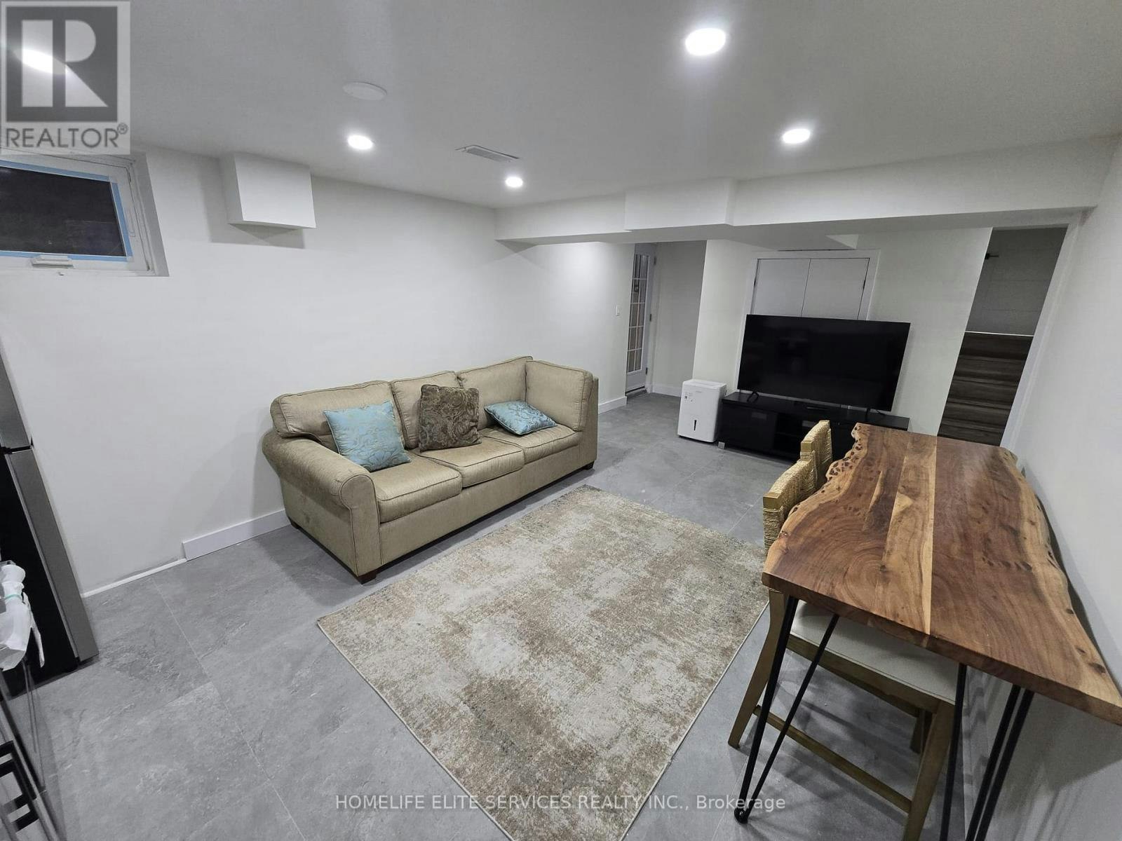 36 Manorglen Crescent, Toronto, ON, M1S 1W4 - 11