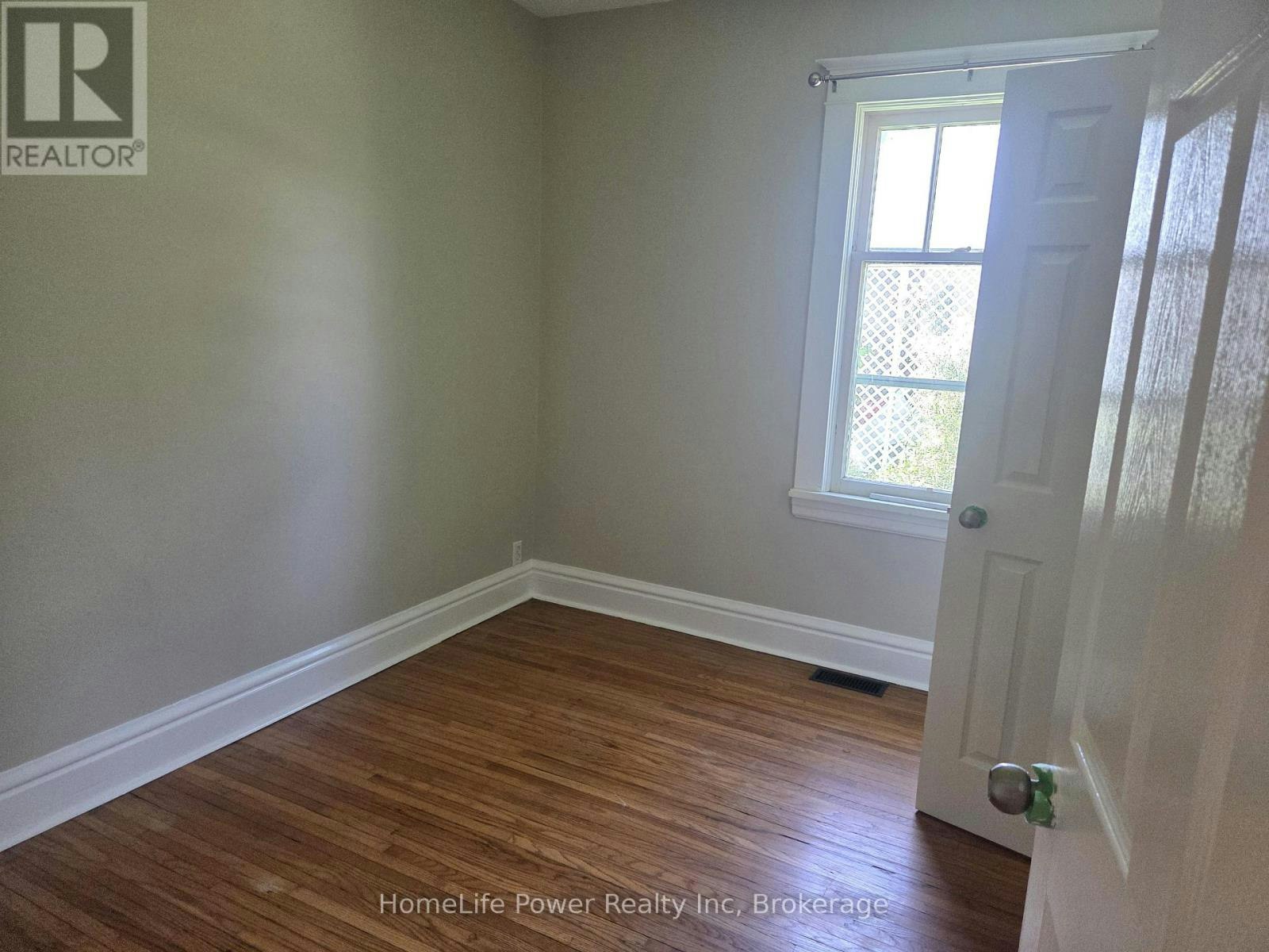 25 Menzie Avenue, Guelph, ON, N1E 5X8 - 4