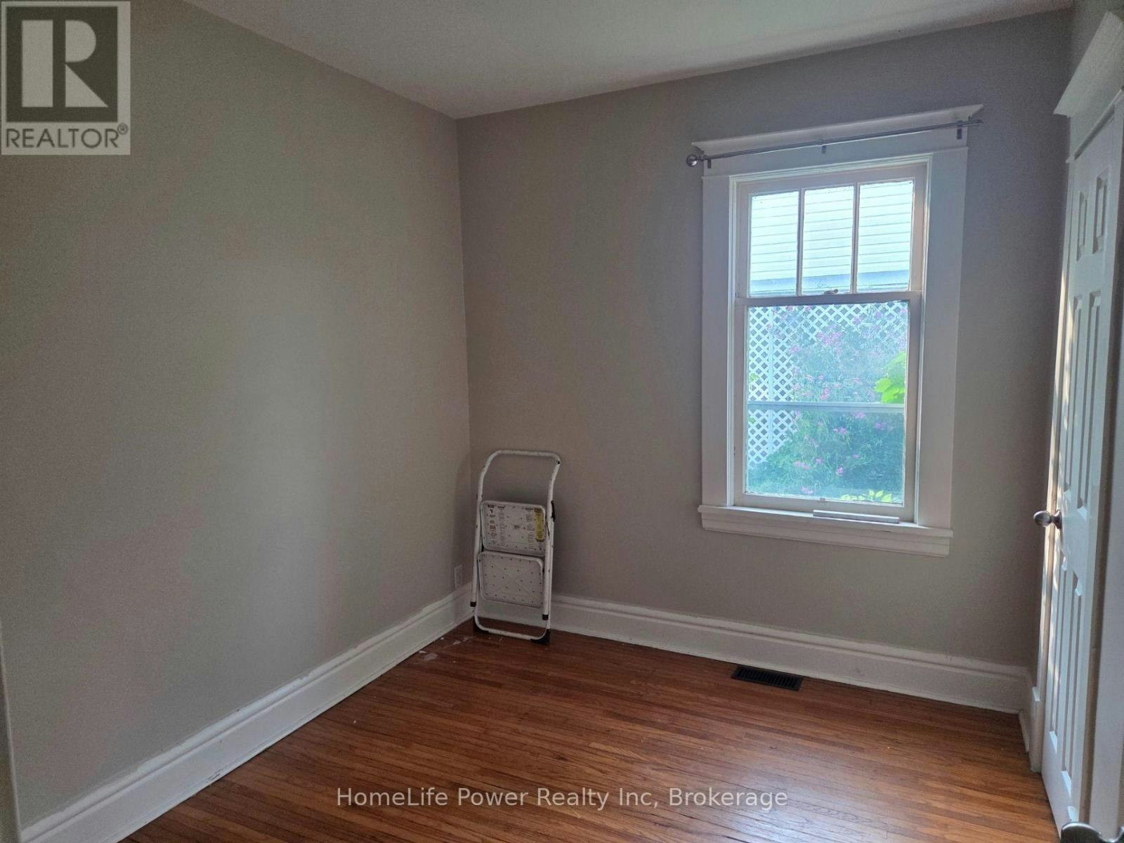 25 Menzie Avenue, Guelph, ON, N1E 5X8 - 4