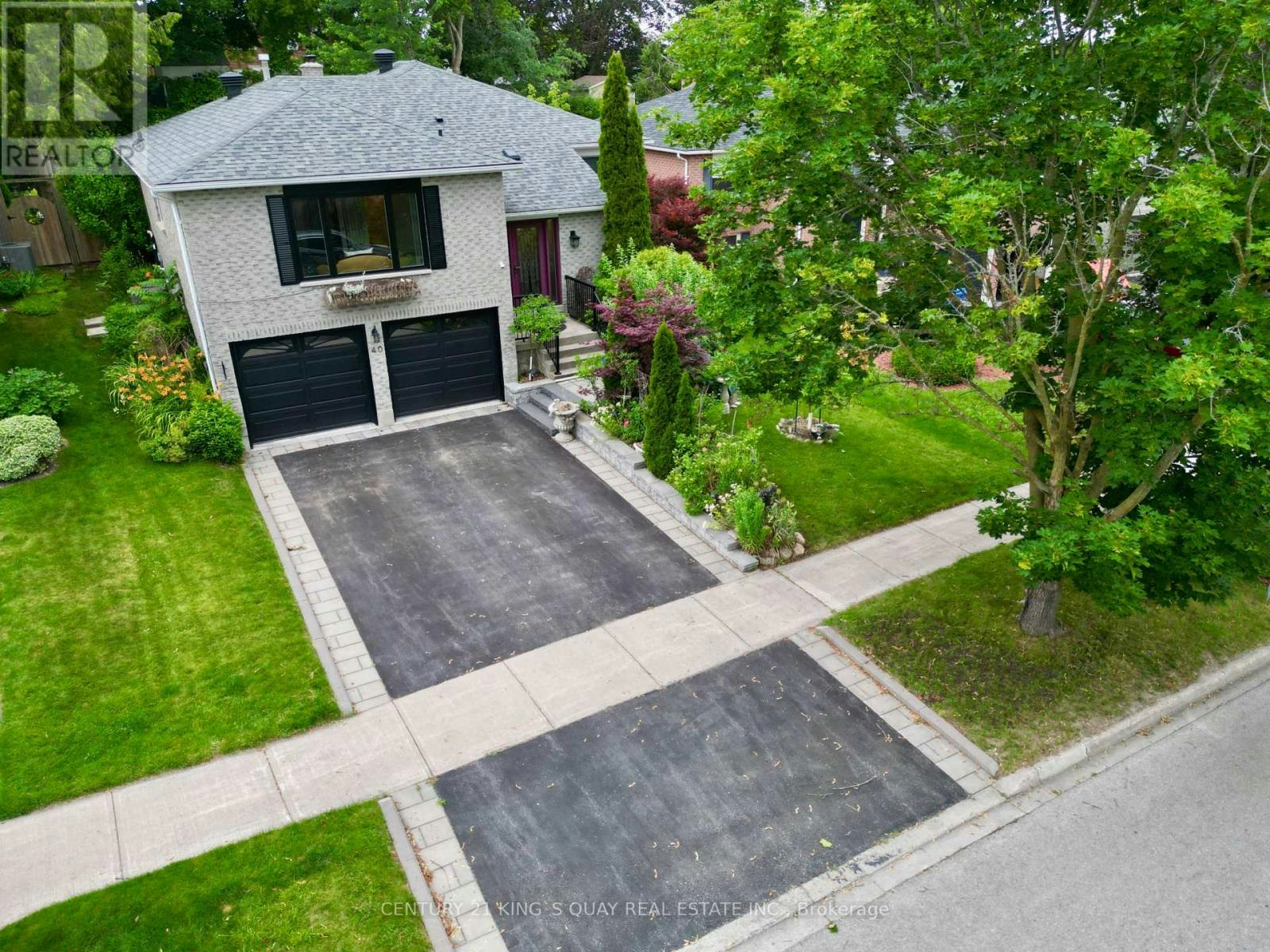 40 Stonehill Boulevard, East Gwillimbury, ON, L9N 1E3