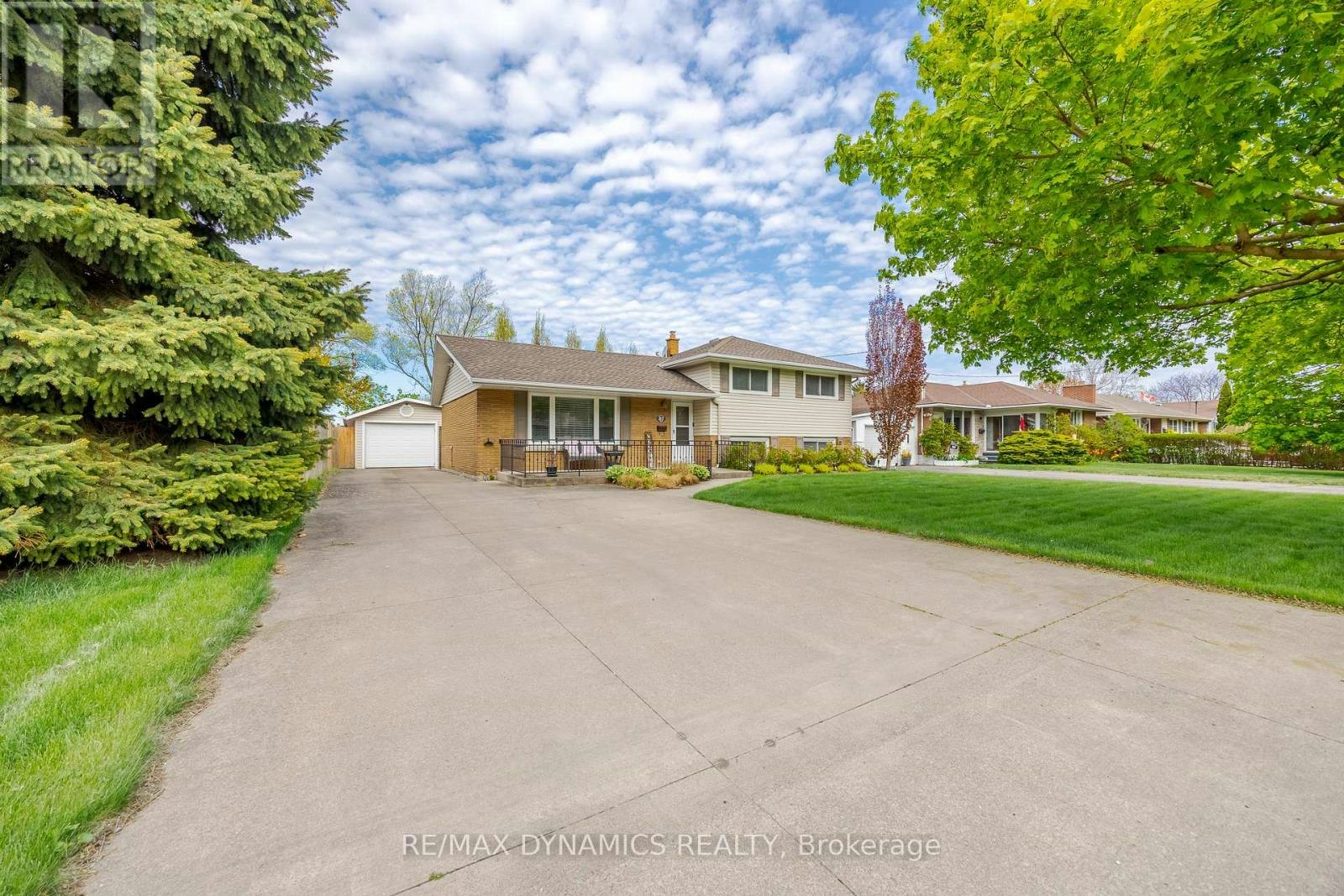 87 Rochelle Drive, St. Catharines, ON, L2M 6Y7
