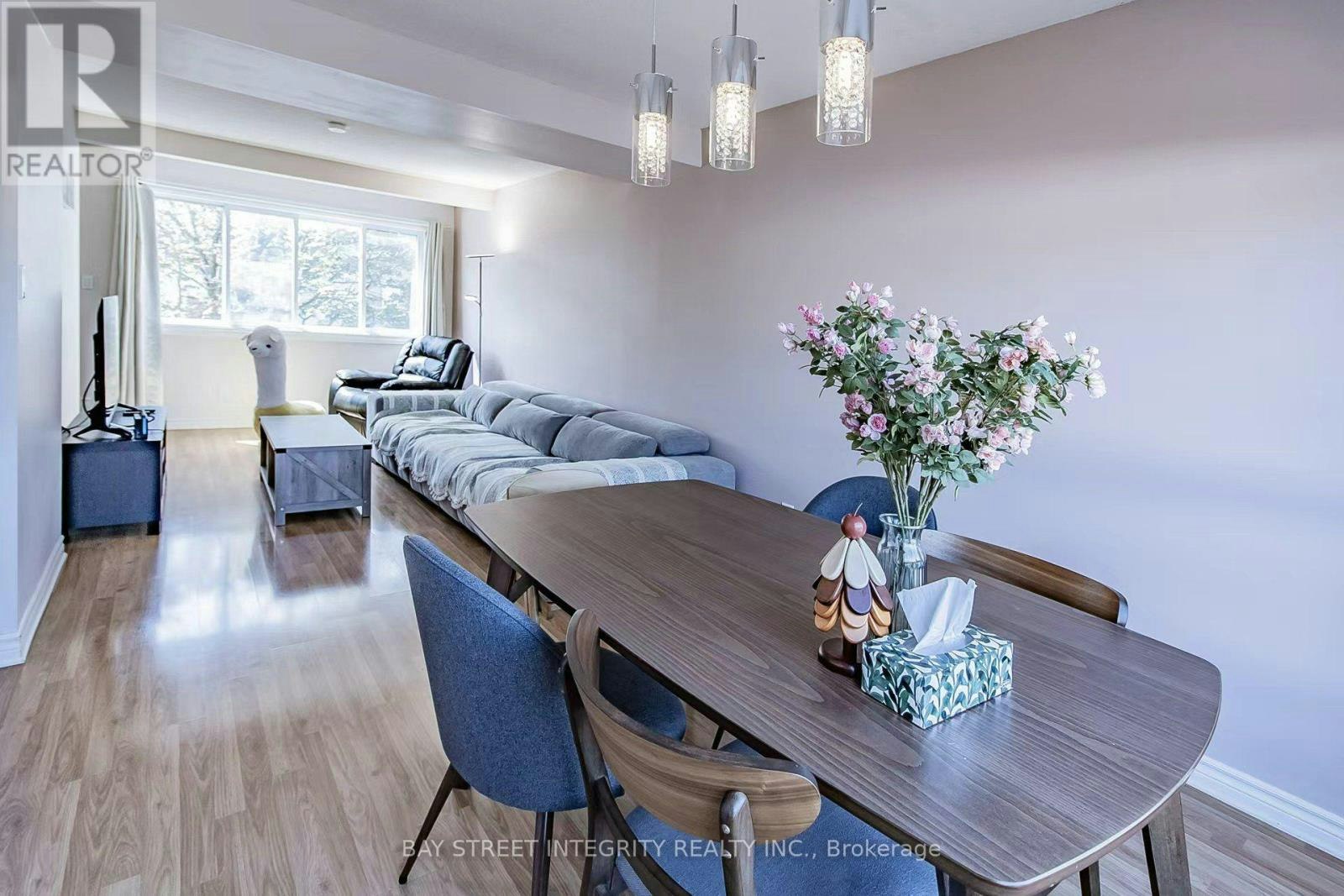94 William Curtis Circle, Newmarket, ON, L3Y 8L6 - 6