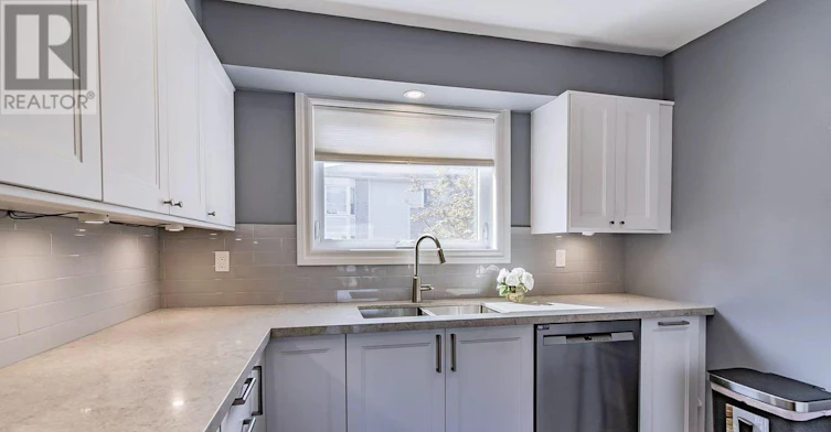 94 William Curtis Circle, Newmarket, ON, L3Y 8L6 - 9