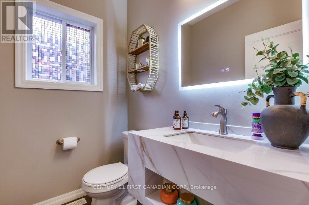2718 Tokala Trail, London, ON, N6G 0L7 - 4