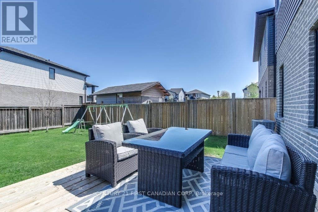 2718 Tokala Trail, London, ON, N6G 0L7 - 30