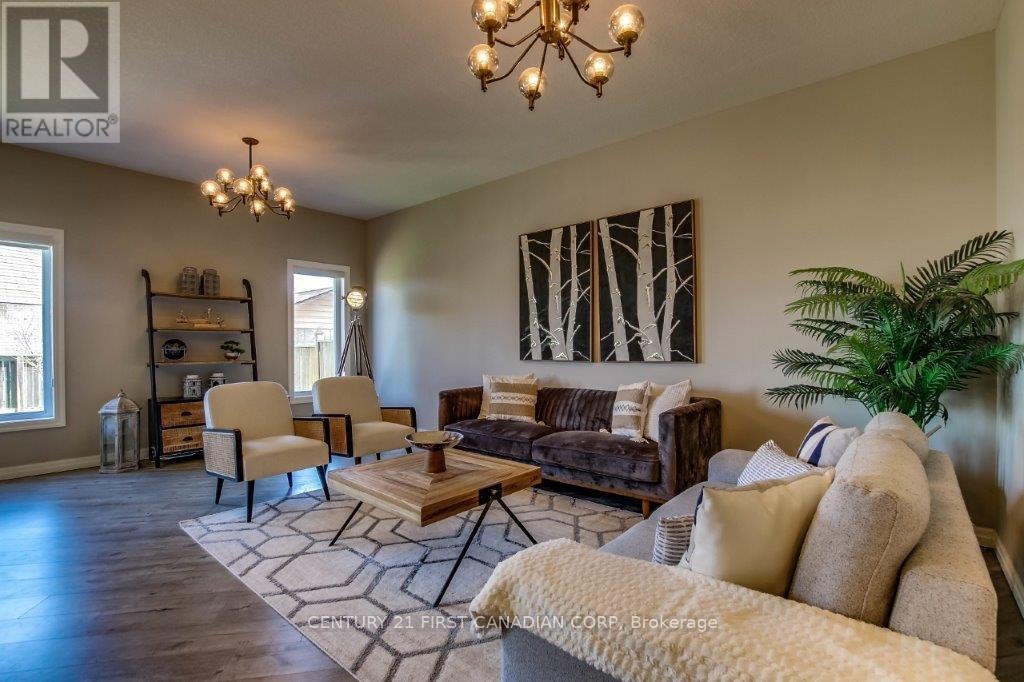 2718 Tokala Trail, London, ON, N6G 0L7 - 12