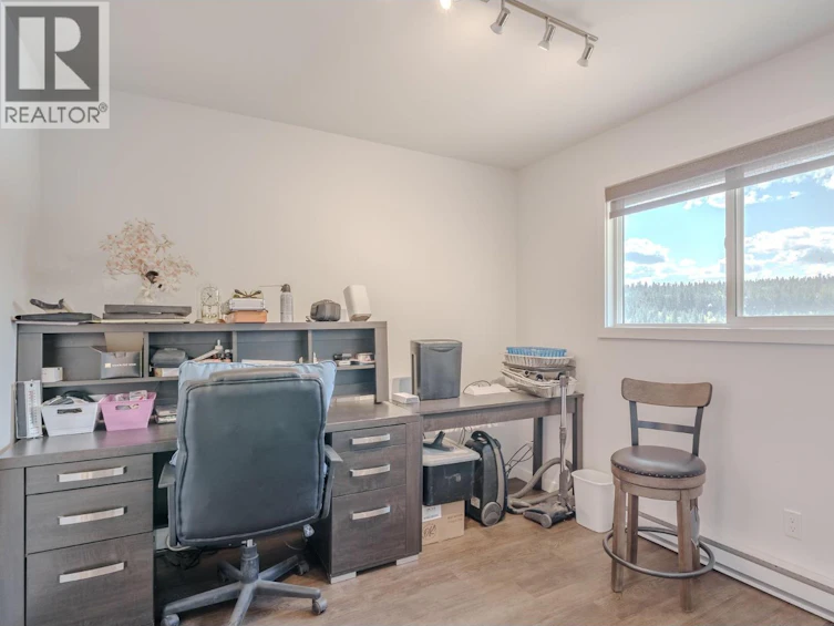 5165 Kallum Drive, 108 Mile Ranch, BC, V0K 2Z0 - 6