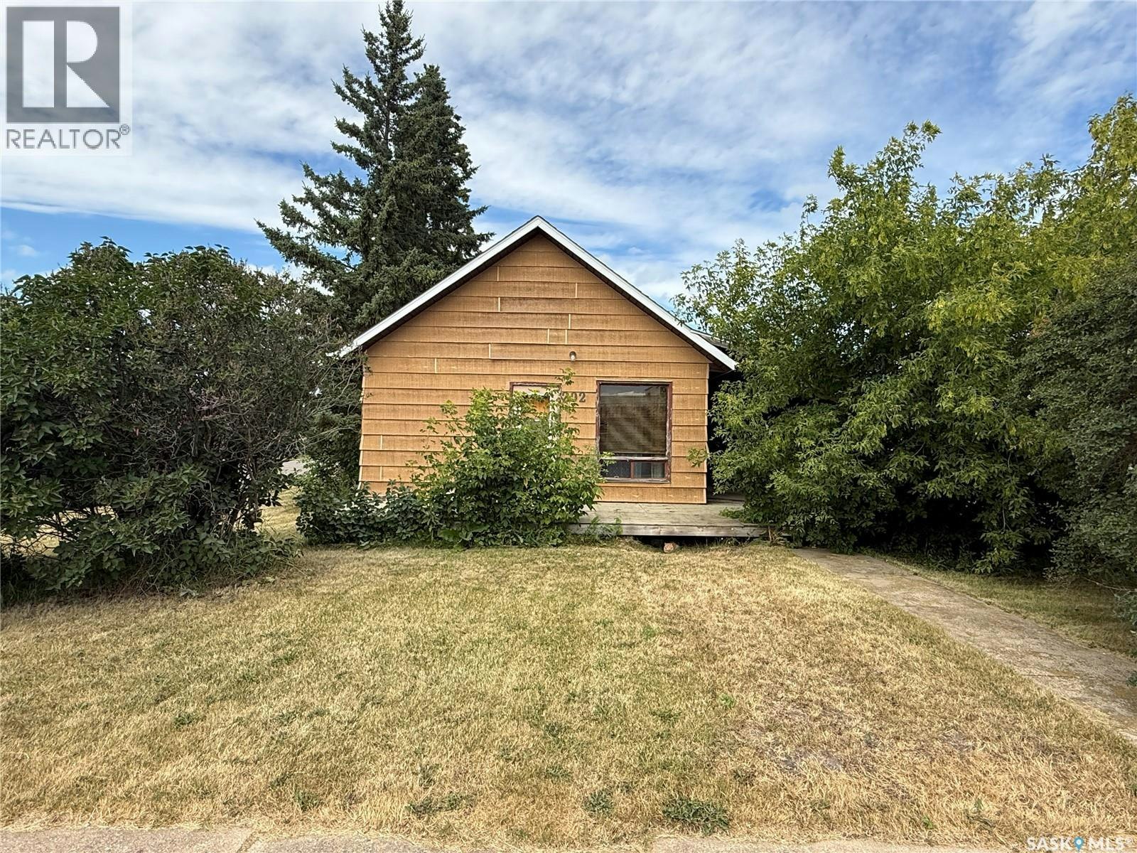 202 3rd Avenue E, Melville, SK, S0A 2P0