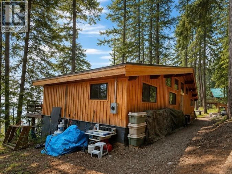 2409 Vickers Trail, Anglemont, BC, V0E 1M8 - 9