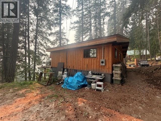 2409 Vickers Trail, Anglemont, BC, V0E 1M8 - 11