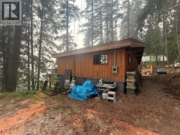2409 Vickers Trail, Anglemont, BC, V0E 1M8 - 11