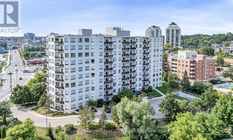 301-60 Wyndham Street S
