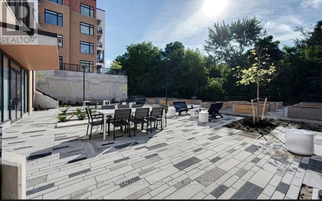 311-165 Canon Jackson Drive, Toronto, ON, M6M 0C4 - 19