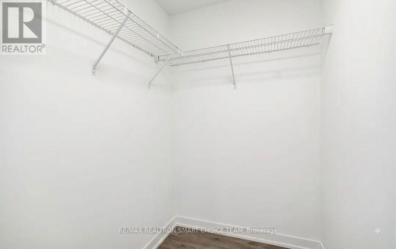 311-165 Canon Jackson Drive, Toronto, ON, M6M 0C4 - 9