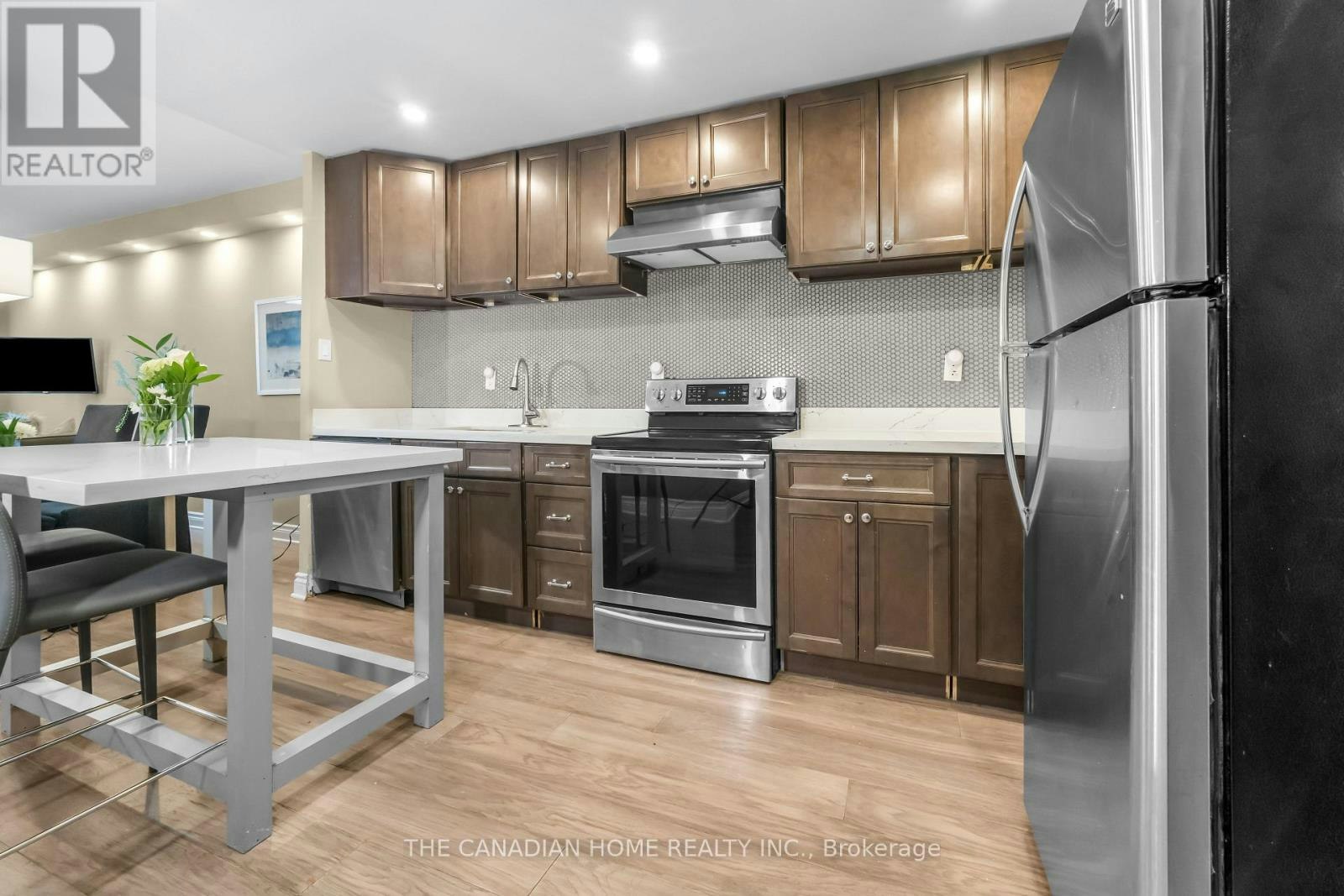 103-4 Lisa Street, Brampton, ON, L6T 4B6