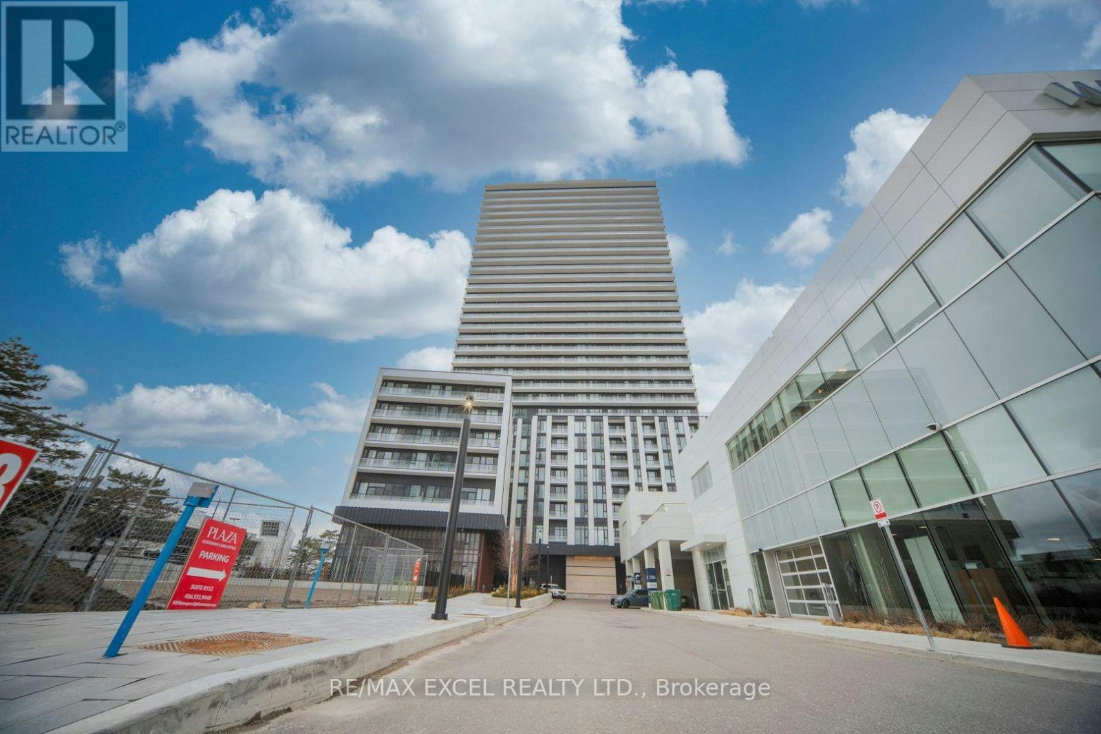5858 Yonge Street, Toronto, ON, M2M 0C6