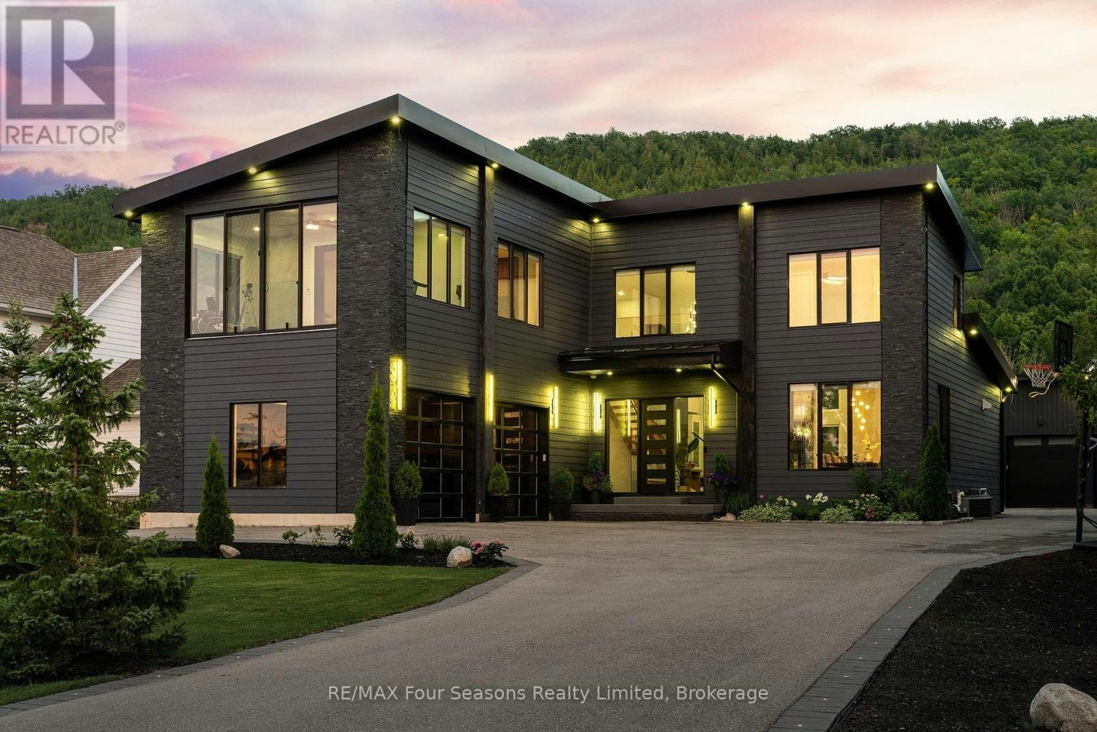118 Barton Boulevard, Blue Mountains, ON, N0H 1J0