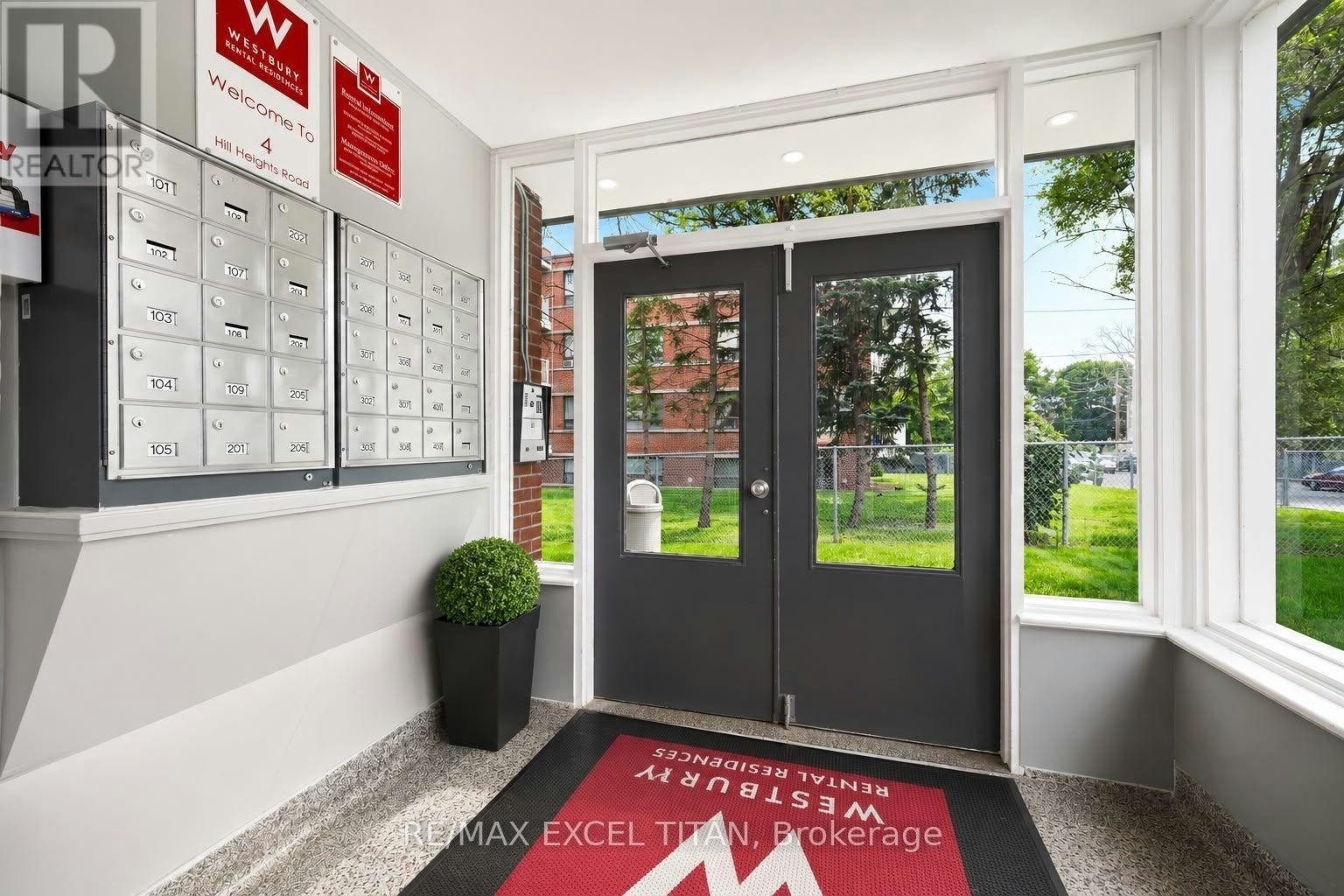 108-4 Hill Heights Road, Toronto, ON, M8Y 1Z1 - 3