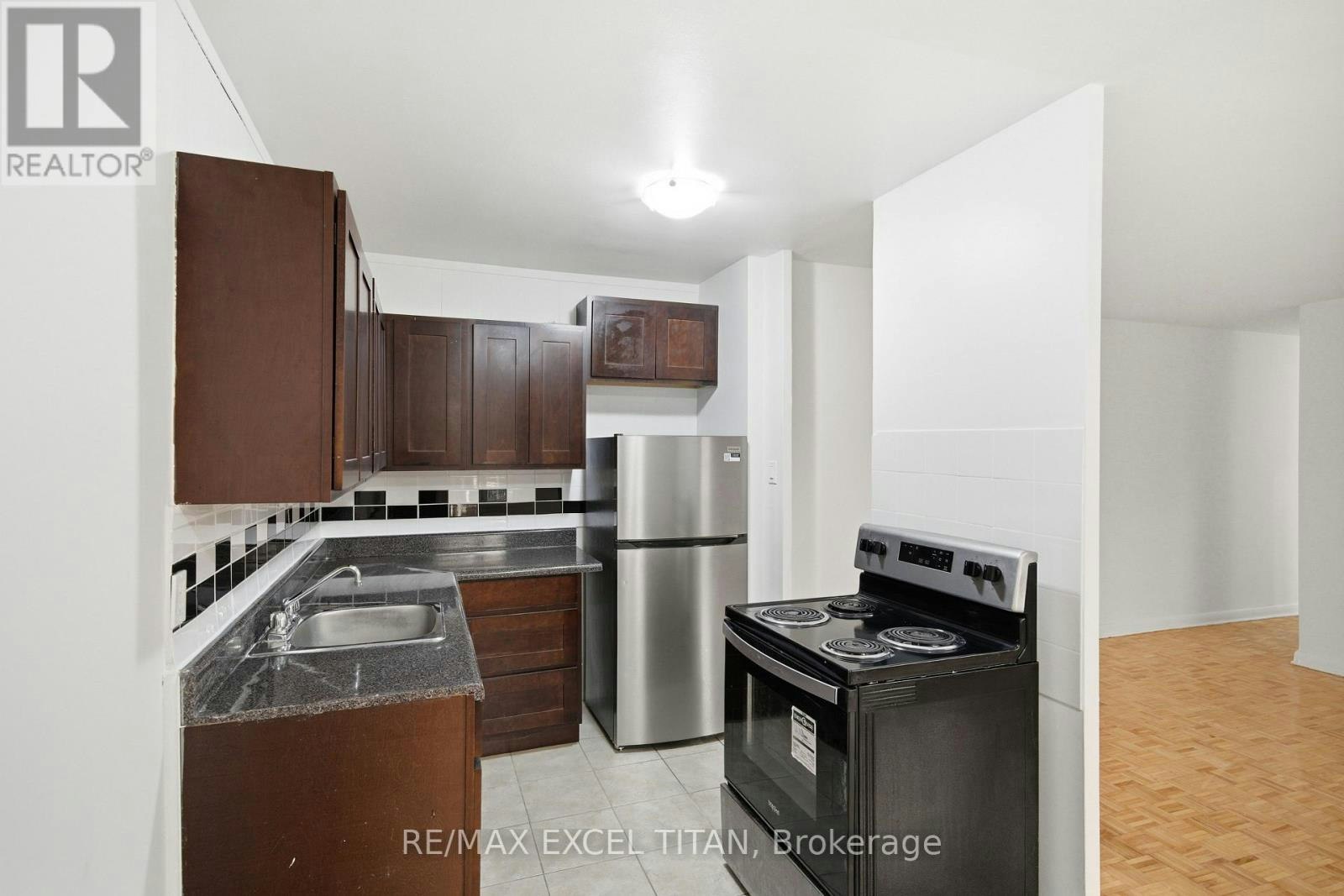 108-4 Hill Heights Road, Toronto, ON, M8Y 1Z1 - 17
