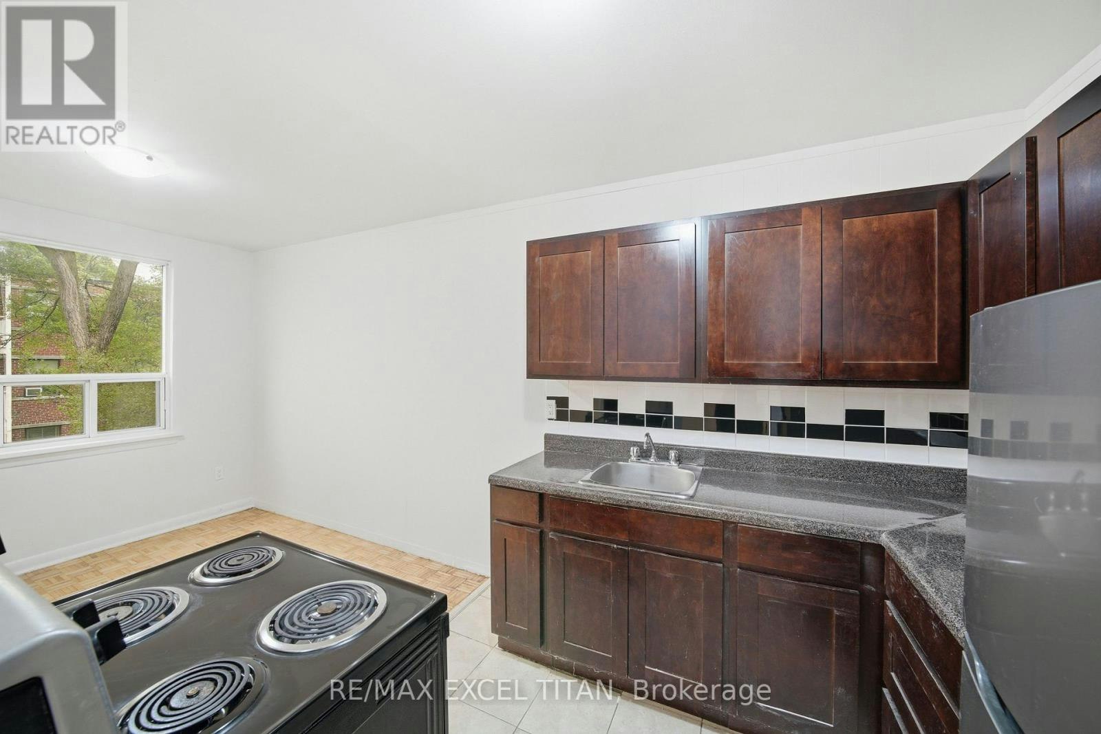 108-4 Hill Heights Road, Toronto, ON, M8Y 1Z1 - 18