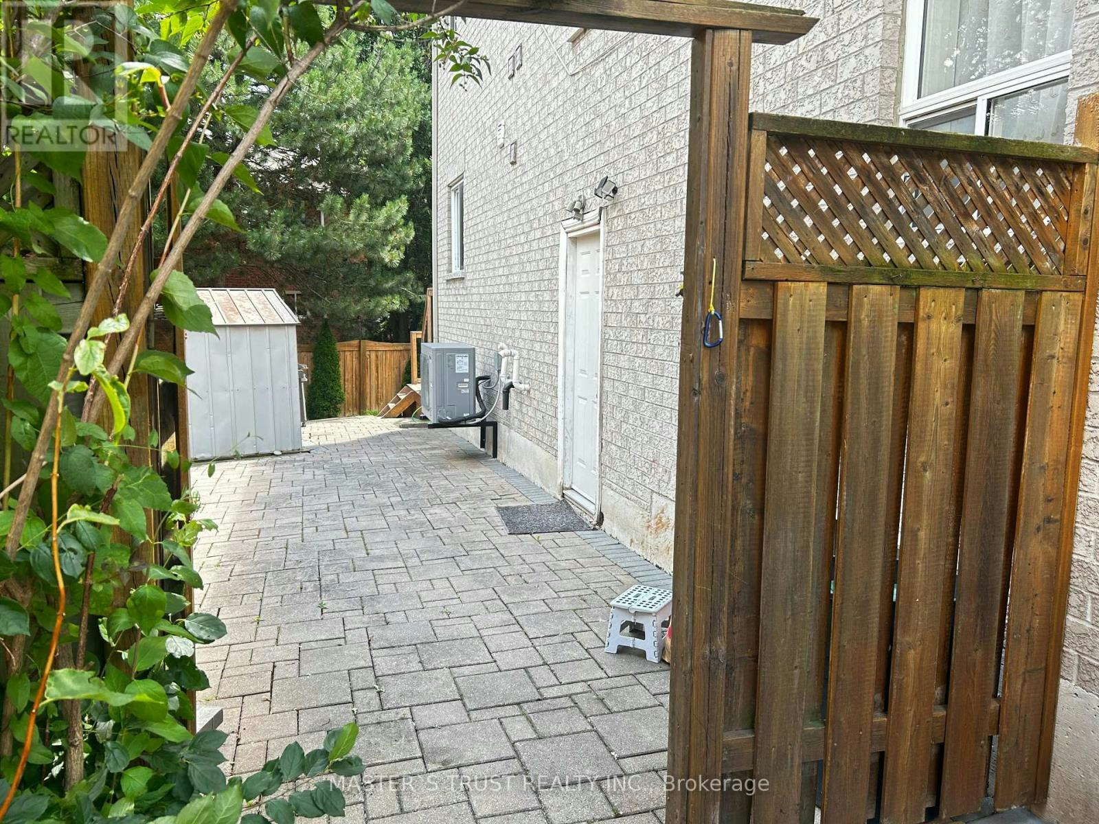 37 Levellands Crescent, Richmond Hill, ON, L4B 0A5 - 2