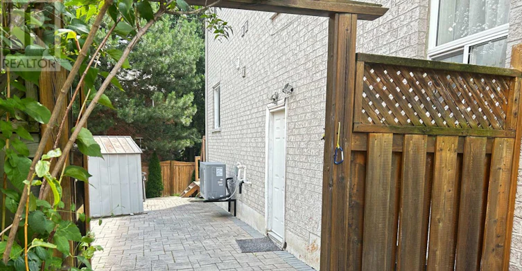 37 Levellands Crescent, Richmond Hill, ON, L4B 0A5 - 2