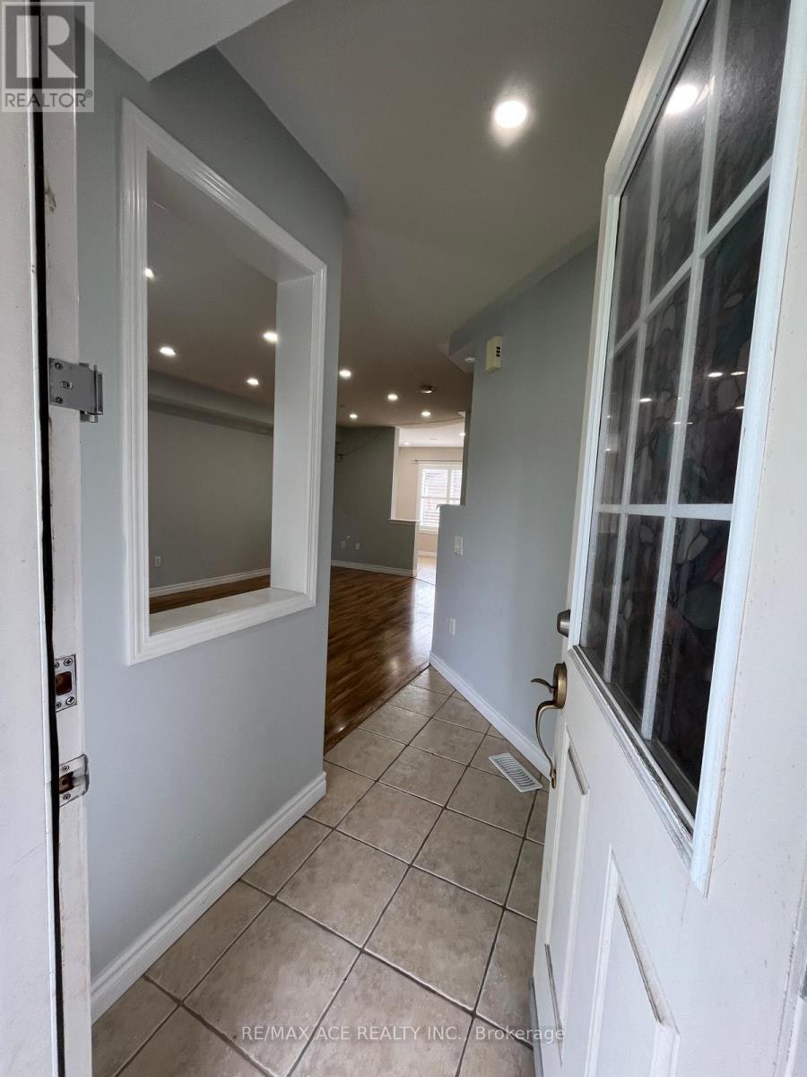 46 Gas Lamp Lane, Markham, ON, L6B 0H6 - 2