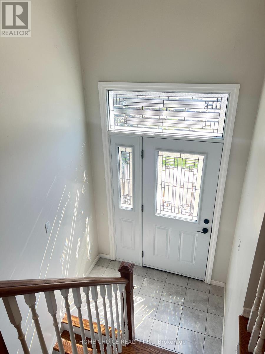 2 Second Floor) 30 Porritt Street, Barrie, ON, L4N 6Y3 - 4