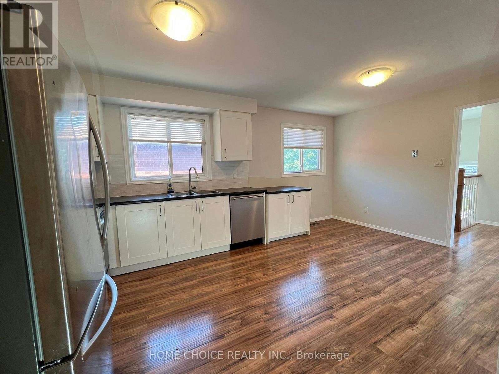 2 Second Floor) 30 Porritt Street, Barrie, ON, L4N 6Y3 - 8