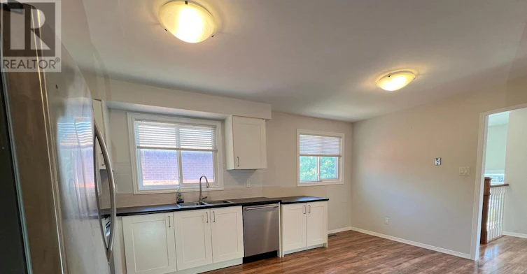 2 Second Floor) 30 Porritt Street, Barrie, ON, L4N 6Y3 - 8