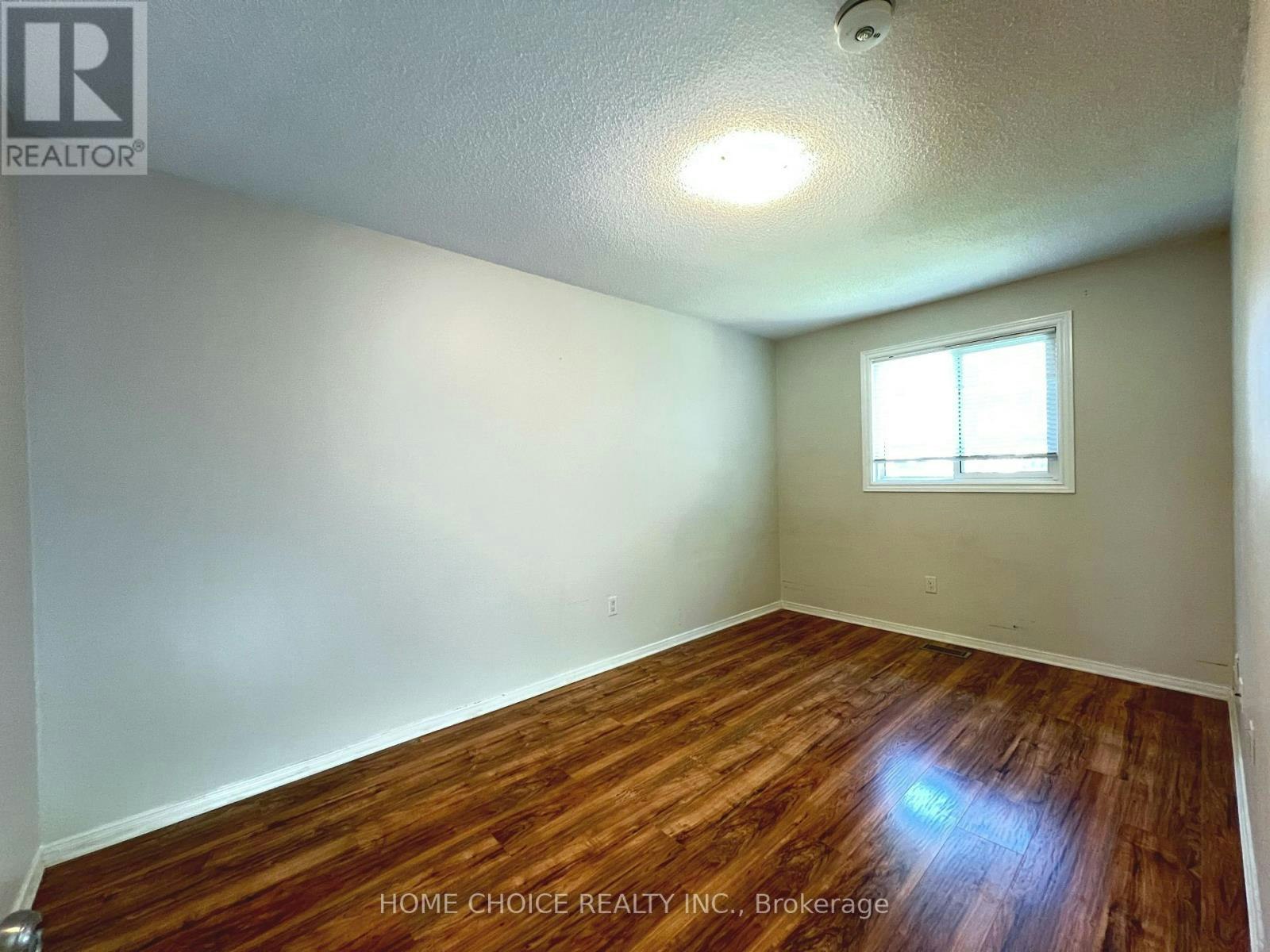 2 Second Floor) 30 Porritt Street, Barrie, ON, L4N 6Y3 - 12