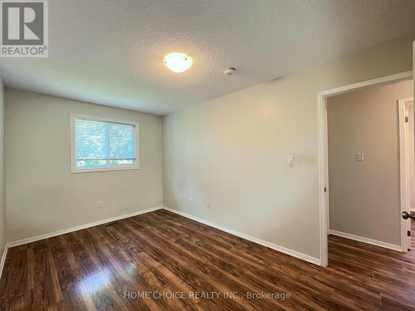 2 Second Floor) 30 Porritt Street, Barrie, ON, L4N 6Y3 - 13
