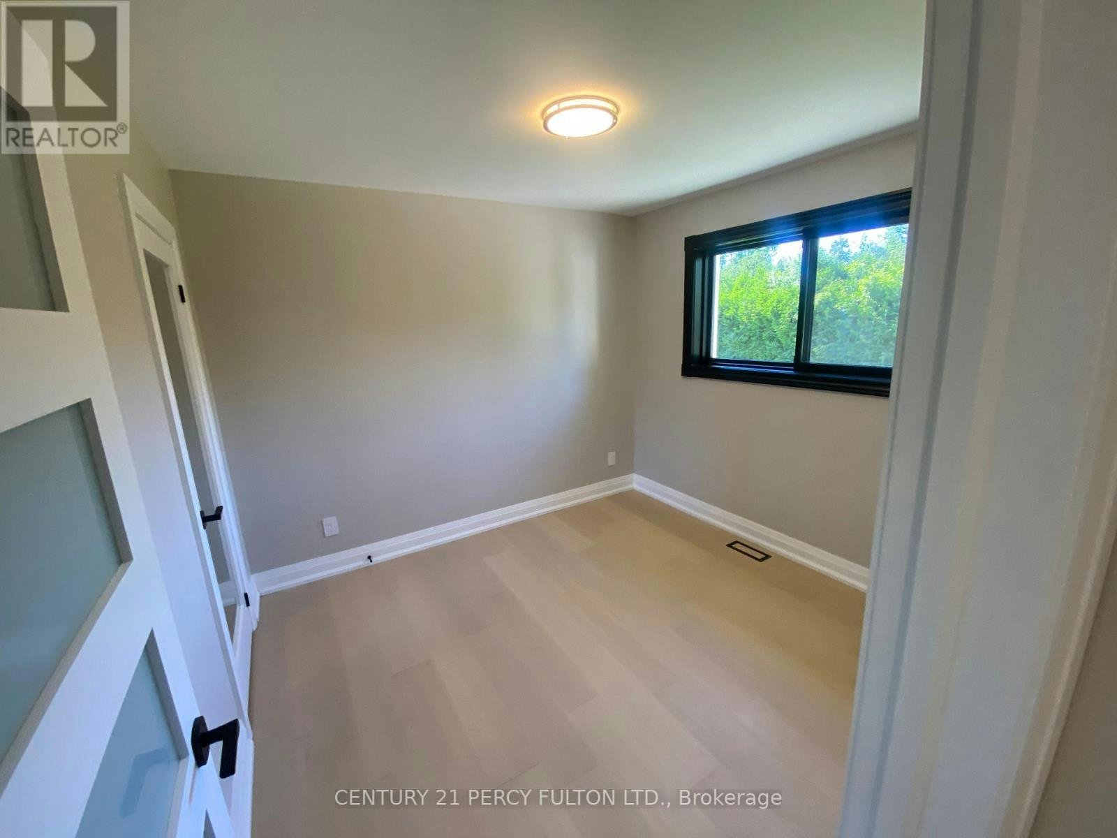 2 Walkers Lane, Georgina, ON, L4P 3C8 - 15