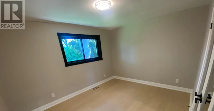 2 Walkers Lane, Georgina, ON, L4P 3C8 - 11