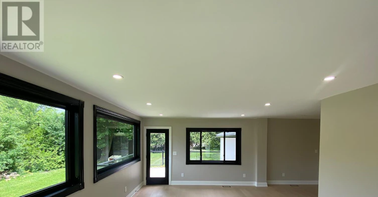 2 Walkers Lane, Georgina, ON, L4P 3C8 - 16