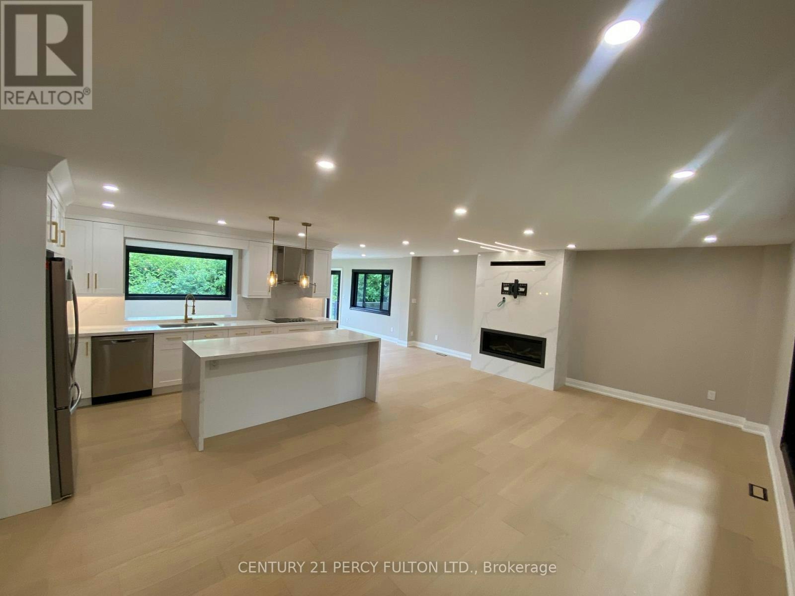2 Walkers Lane, Georgina, ON, L4P 3C8 - 3