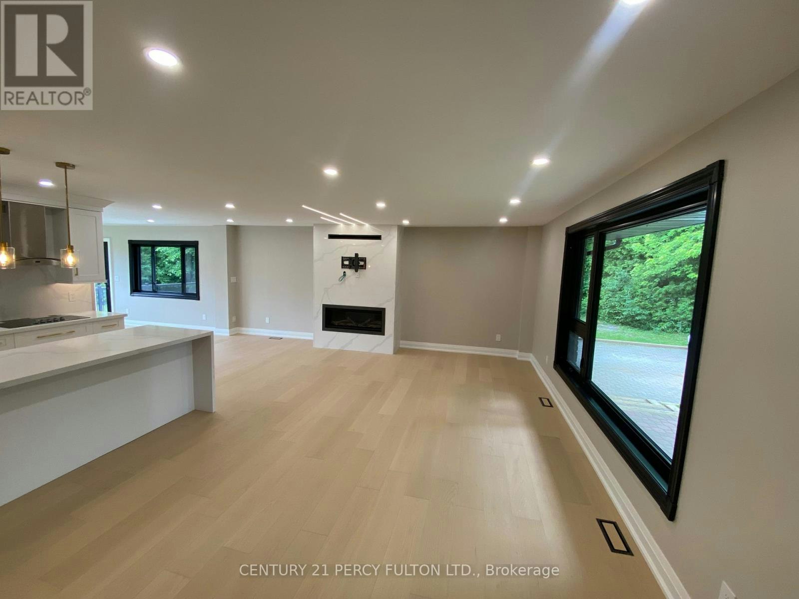 2 Walkers Lane, Georgina, ON, L4P 3C8 - 4