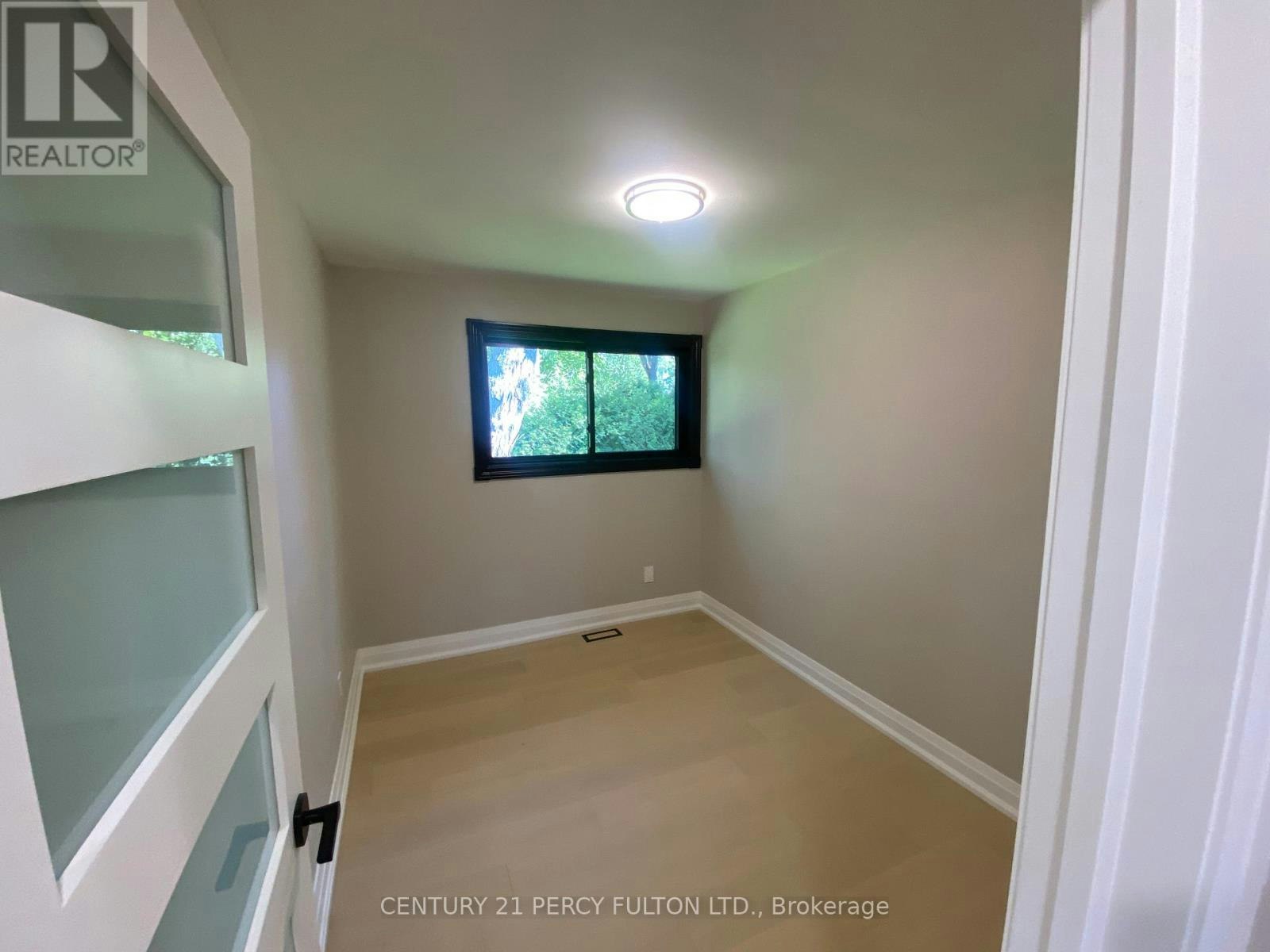 2 Walkers Lane, Georgina, ON, L4P 3C8 - 17