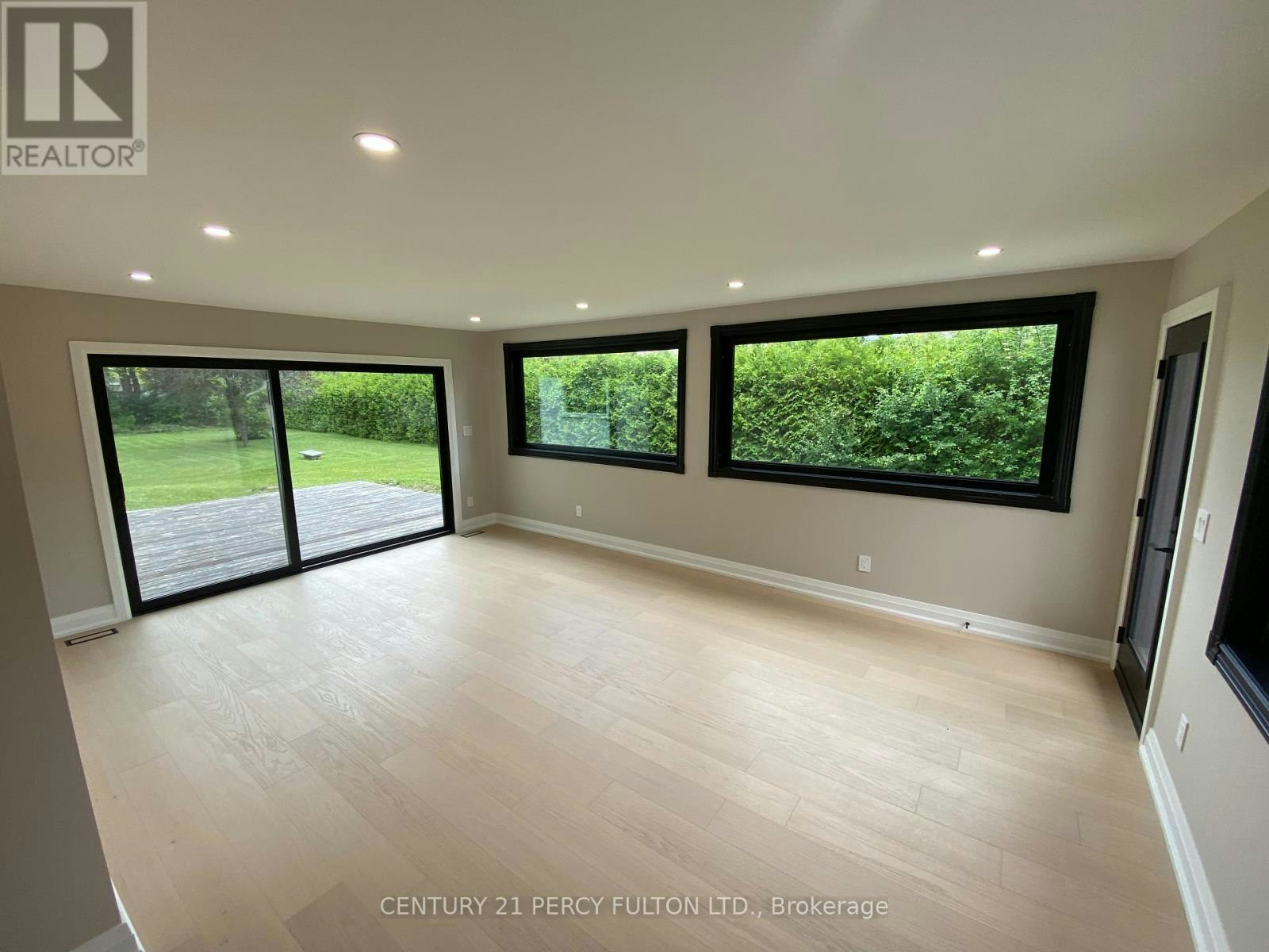 2 Walkers Lane, Georgina, ON, L4P 3C8 - 13