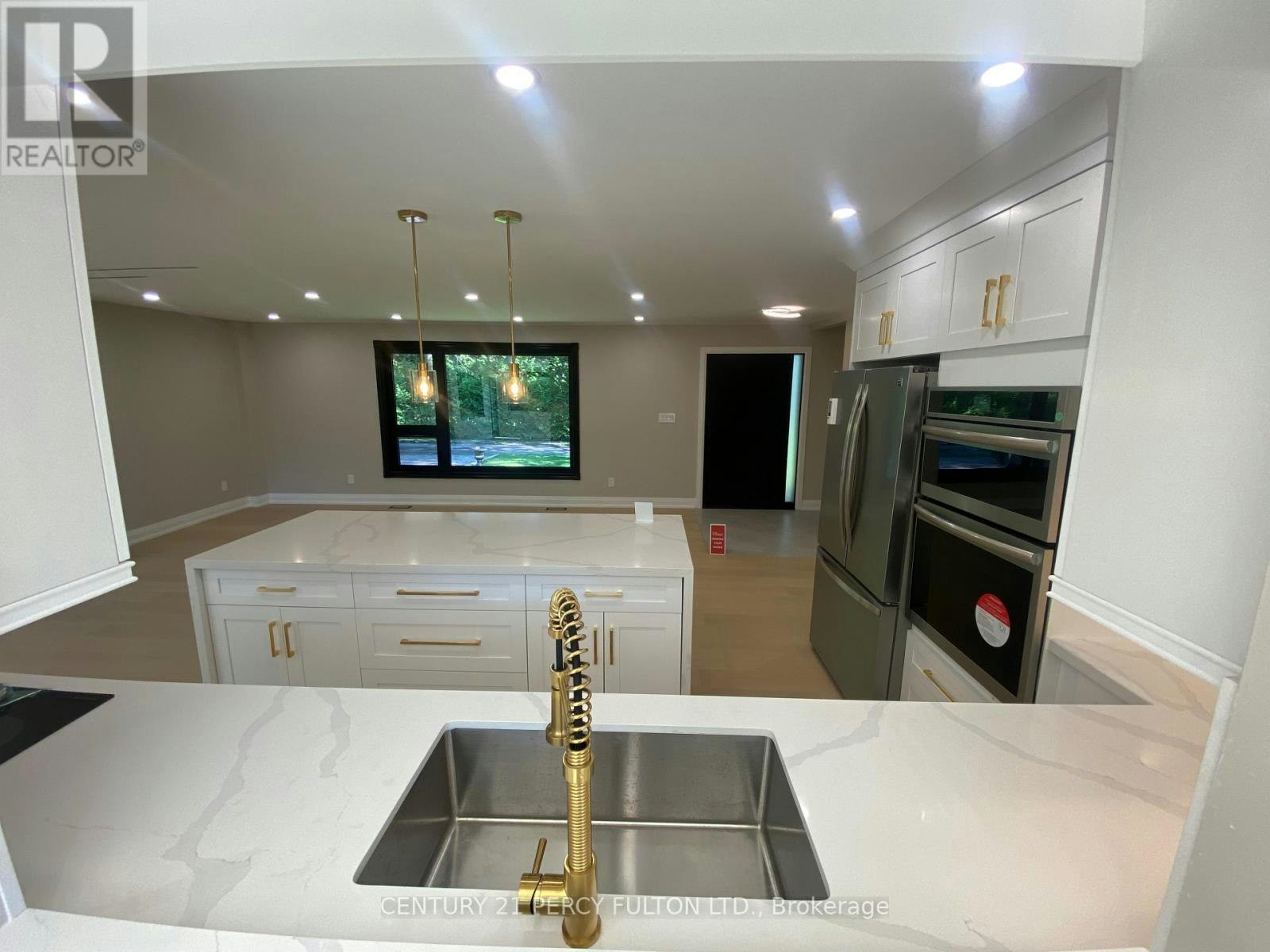2 Walkers Lane, Georgina, ON, L4P 3C8 - 8