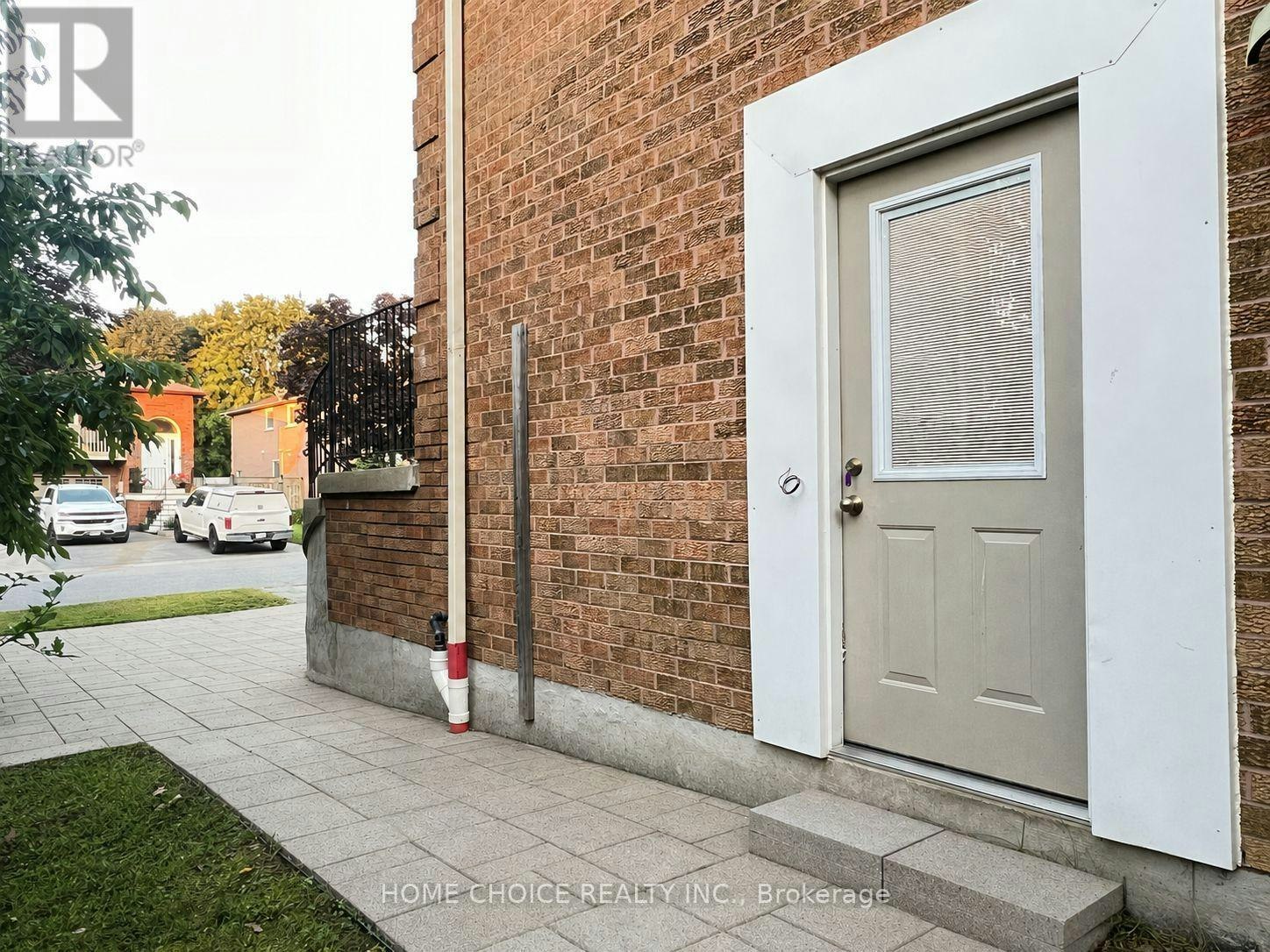 1 First Floor) 30 Porritt Street, Barrie, ON, L4N 6Y3 - 2