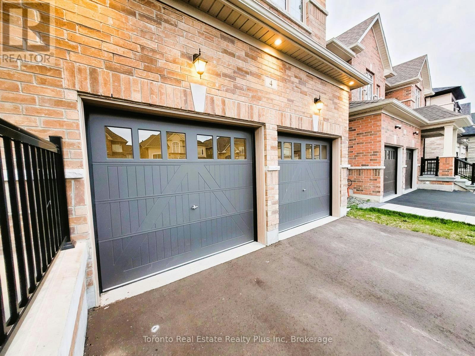 4 Bruce Welch Avenue, Georgina, ON, L4P 0J1 - 3