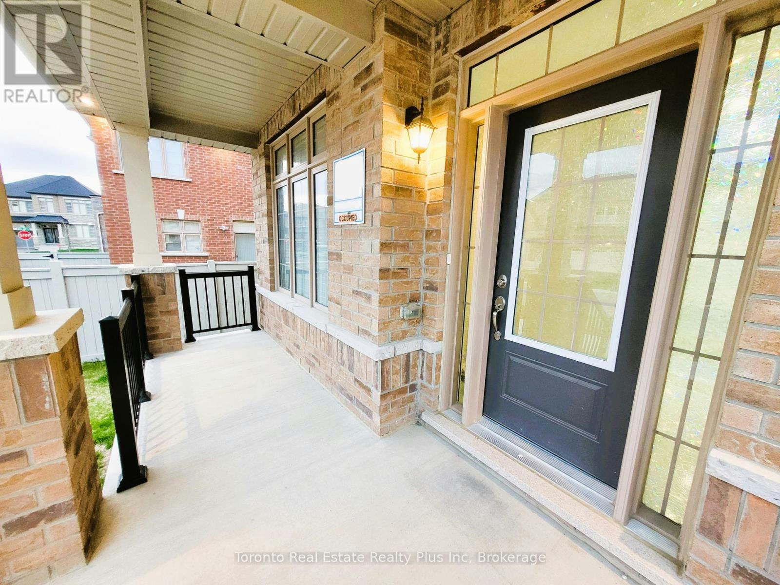 4 Bruce Welch Avenue, Georgina, ON, L4P 0J1 - 4