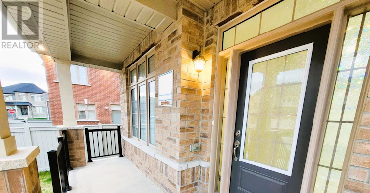 4 Bruce Welch Avenue, Georgina, ON, L4P 0J1 - 4